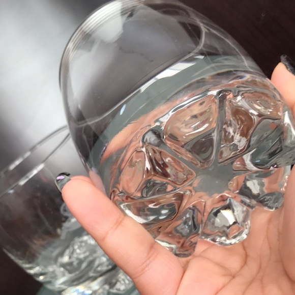 2 CROWN ROYAL Drink glasses🍻 - Picture 6 of 6